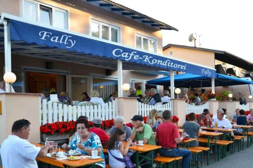 Cafe Fally