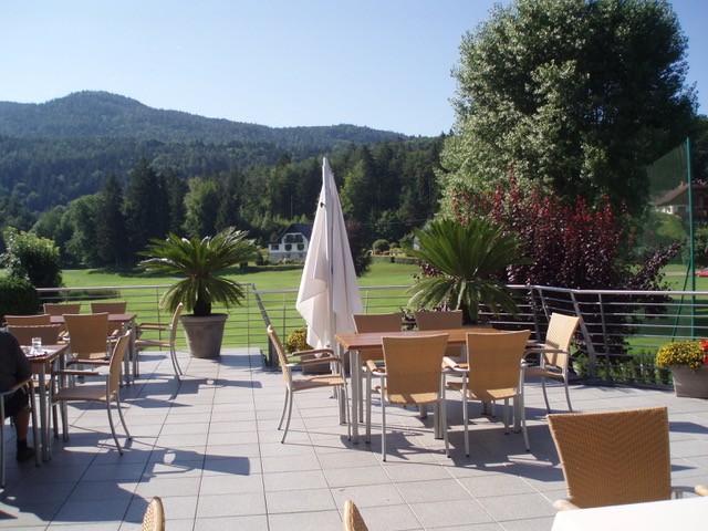 The Clubhouse Terrasse